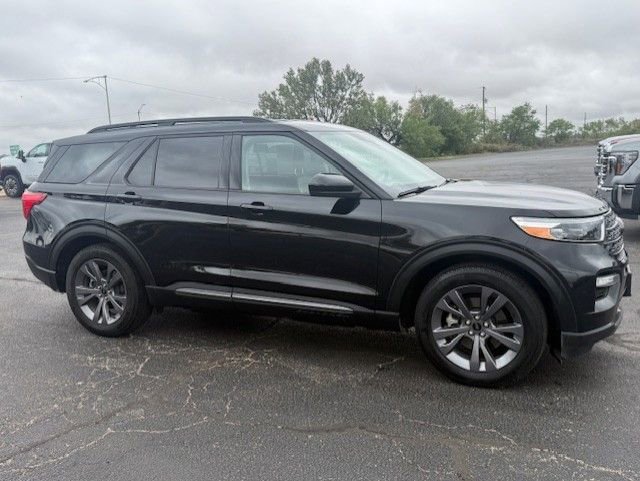 Used 2024 Ford Explorer XLT w/ Equipment Group 202A RWD image 6