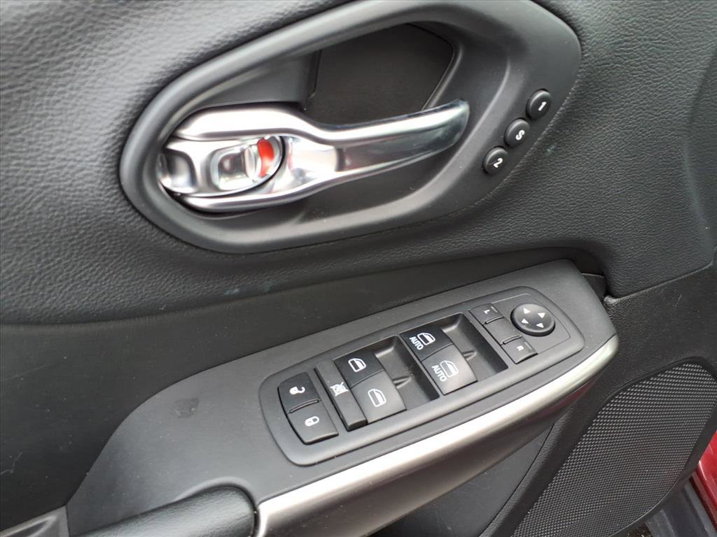 Used 2019 Jeep Cherokee Limited w/ Trailer Tow Group image 12