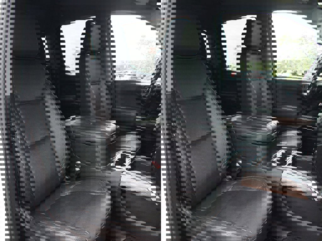 Used 2020 Chevrolet Silverado 1500 LT Trail Boss AWD/4WD image 23