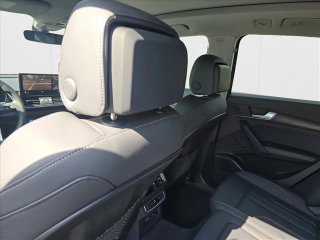 Used 2024 Audi Q5 2.0T Premium Plus w/ Premium Plus Package image 16