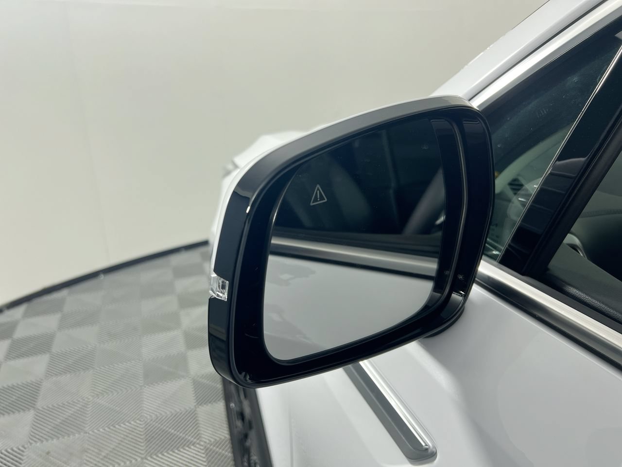 New 2026 Kia Sorento S w/ S Panoramic Sunroof Package FWD image 11