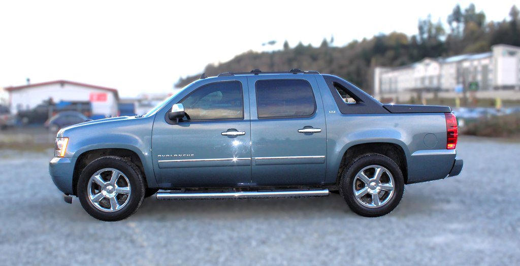 Used 2012 Chevrolet Avalanche LTZ image 4
