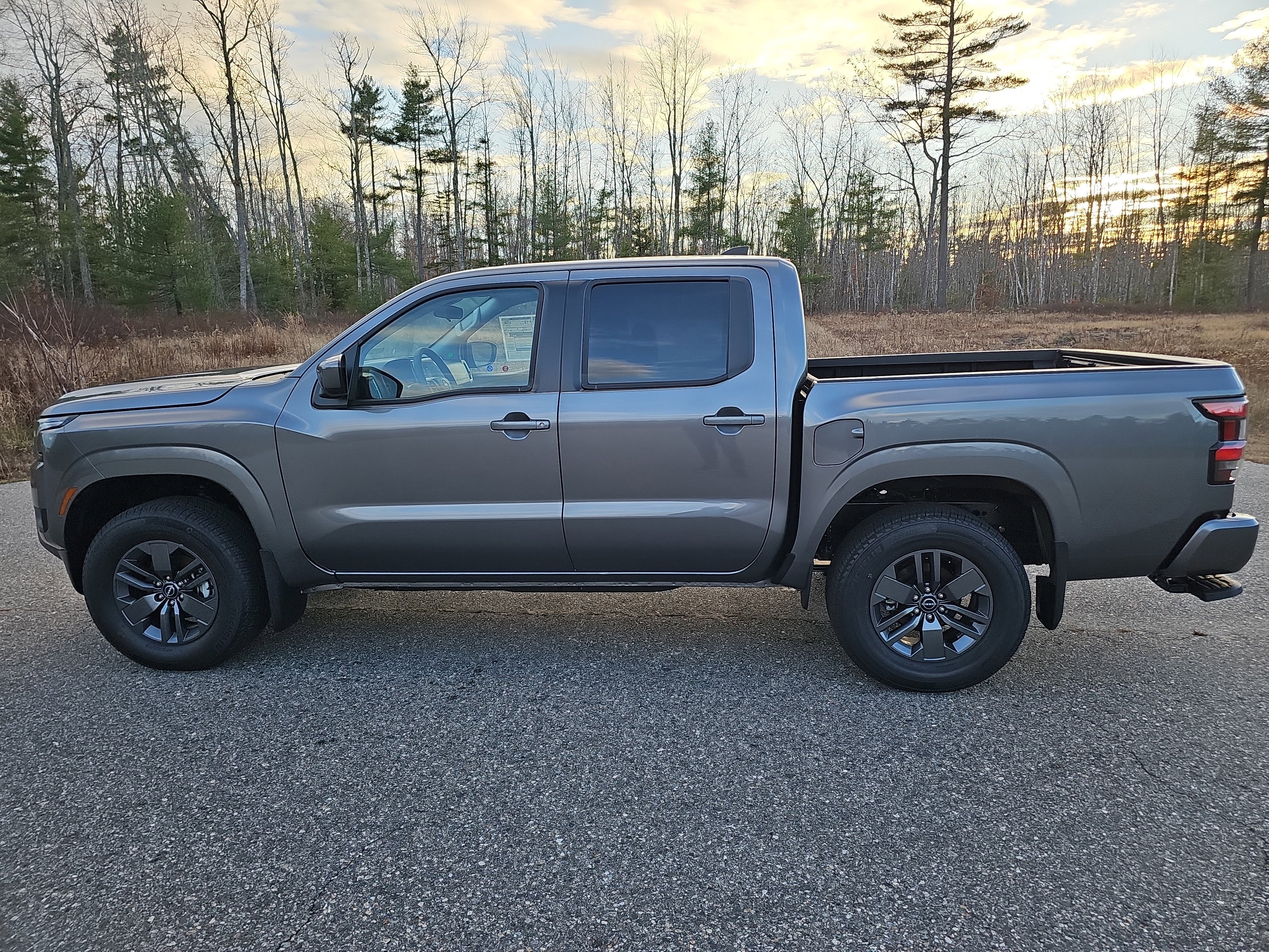 Used 2026 Nissan Frontier SV w/ All-Weather Content Package AWD/4WD image 8