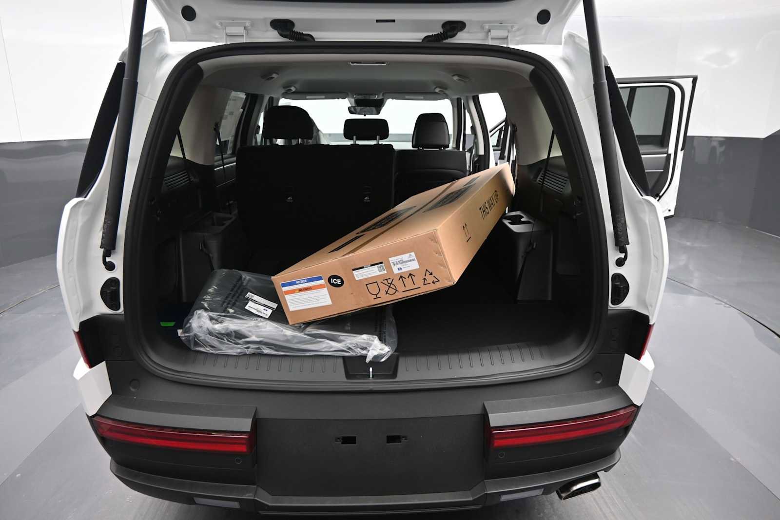 New 2026 Hyundai Santa Fe SE FWD image 13