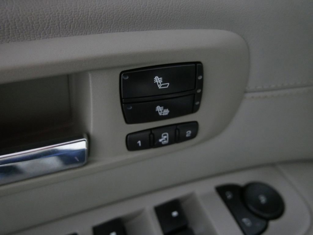 Used 2008 Cadillac SRX V8 w/ Theater Package AWD/4WD image 21