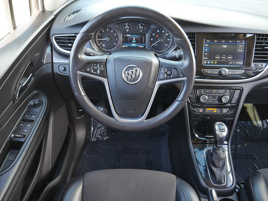 Used 2021 Buick Encore Preferred AWD/4WD image 17