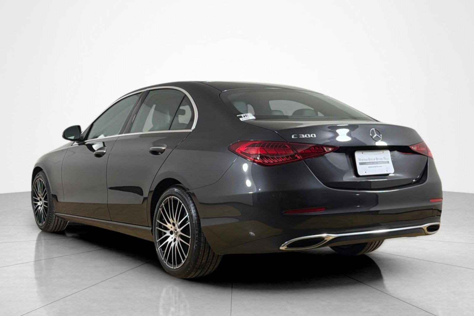 Used 2023 Mercedes-Benz C 300 Sedan image 3