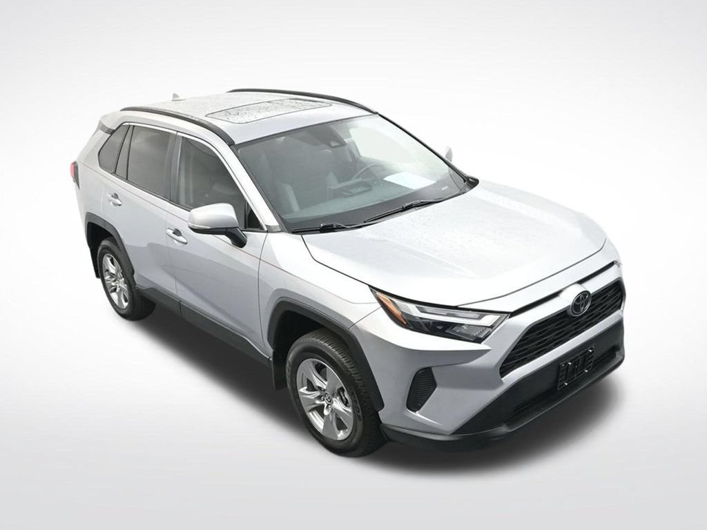 Used 2025 Toyota RAV4 XLE w/ Convenience Package FWD image 23