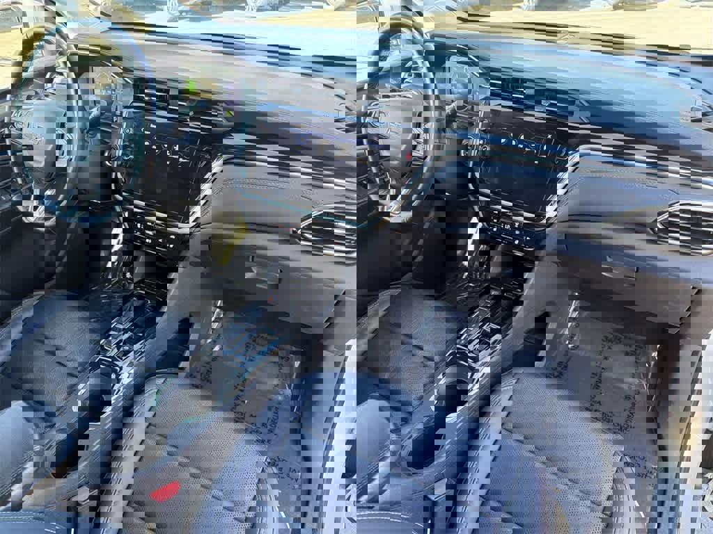 Used 2023 Chevrolet Bolt EUV LT w/ Convenience Package image 33