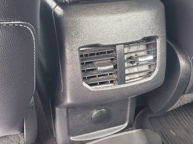 Used 2017 Ford Fusion SE w/ Fusion SE Technology Package image 32