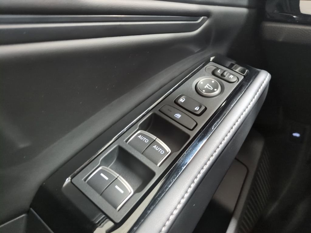 Used 2023 Honda Accord Touring image 17