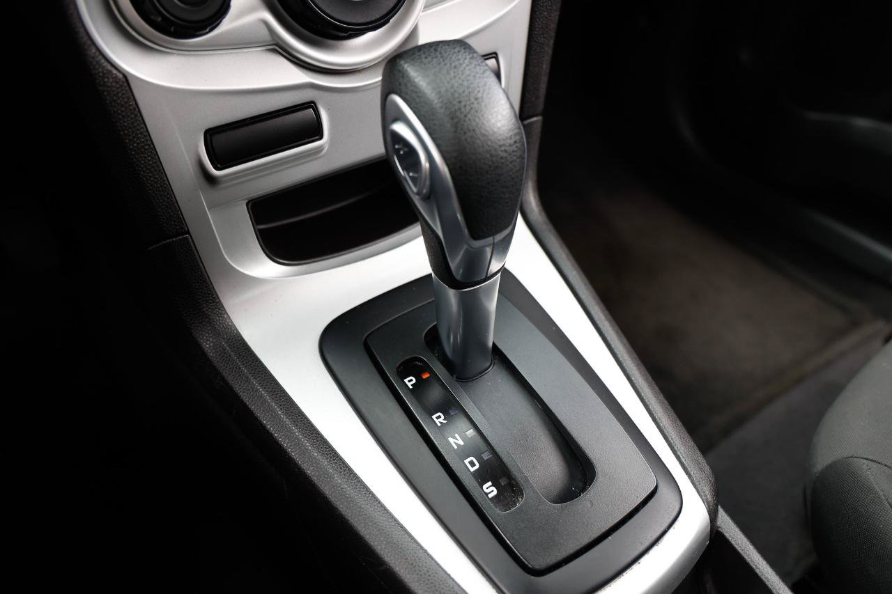 Used 2014 Ford Fiesta SE FWD image 36