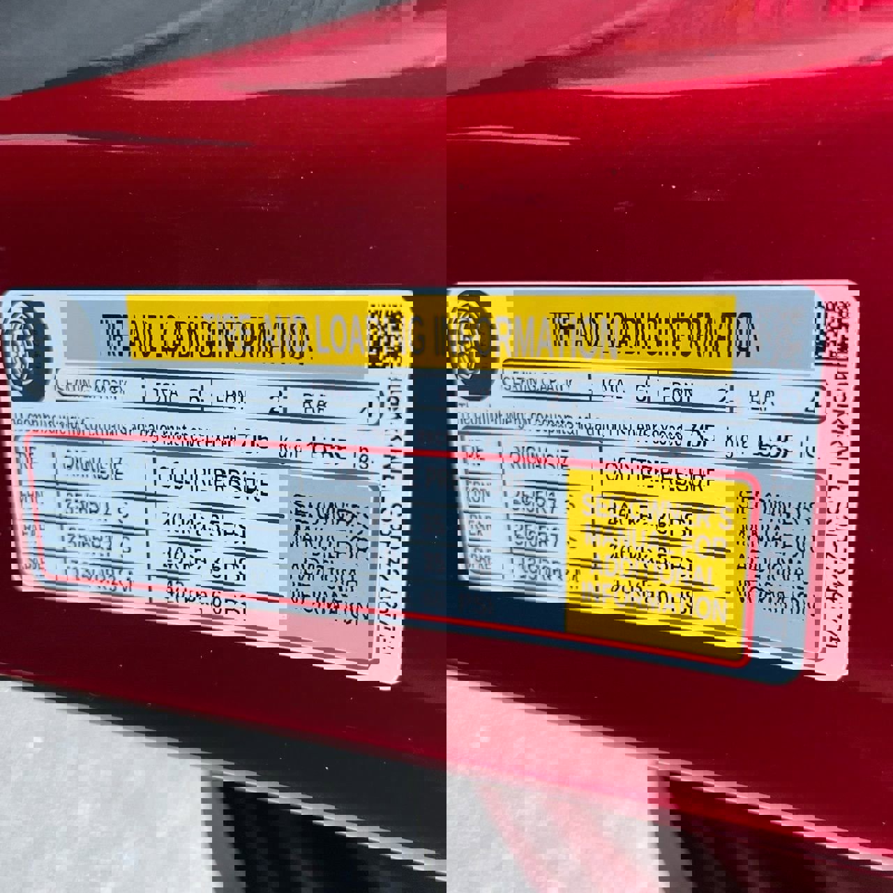 Used 2023 GMC Acadia AT4 image 29