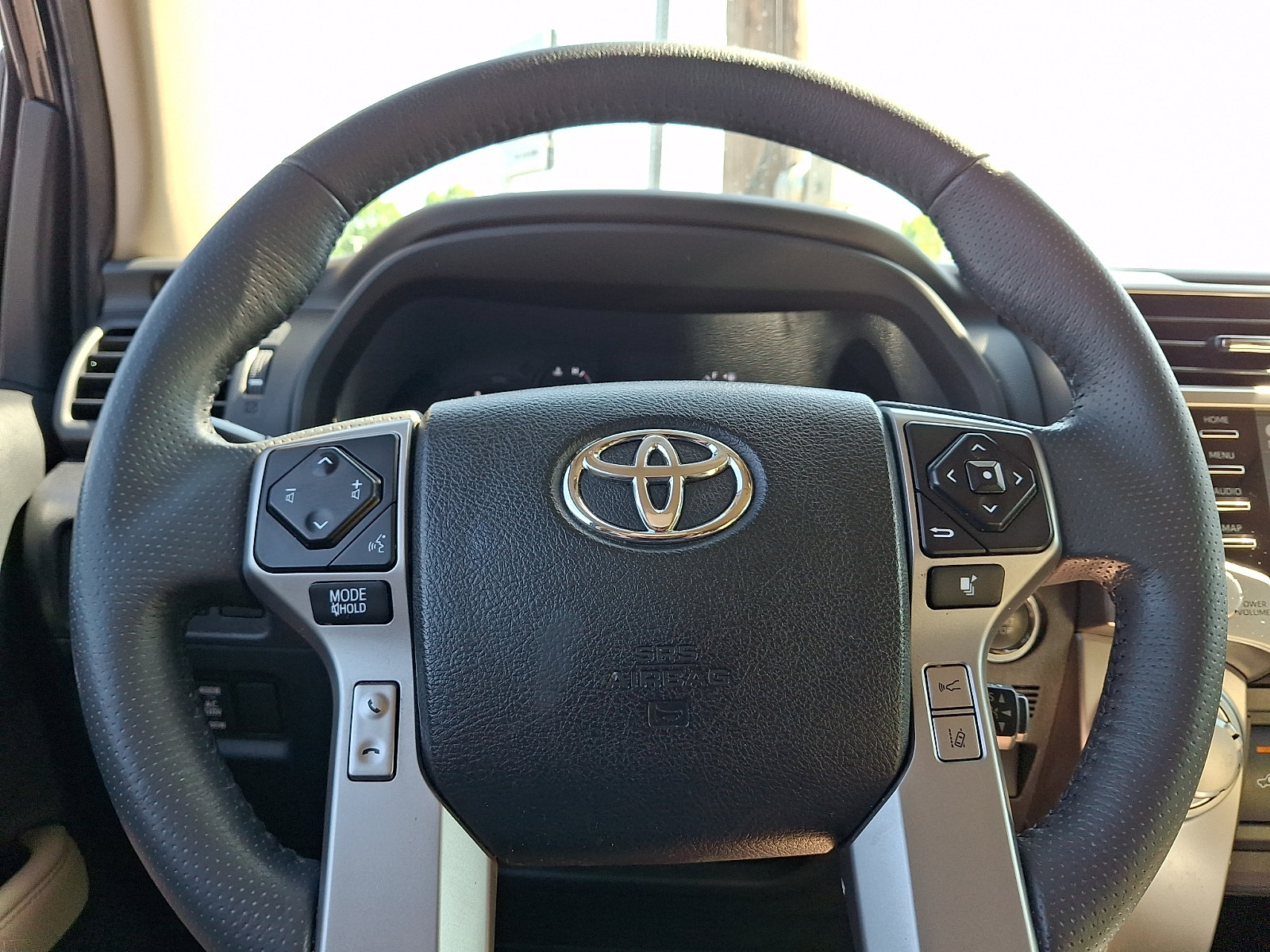 Used 2020 Toyota 4Runner SR5 Premium w/ Moonroof Package AWD/4WD image 18