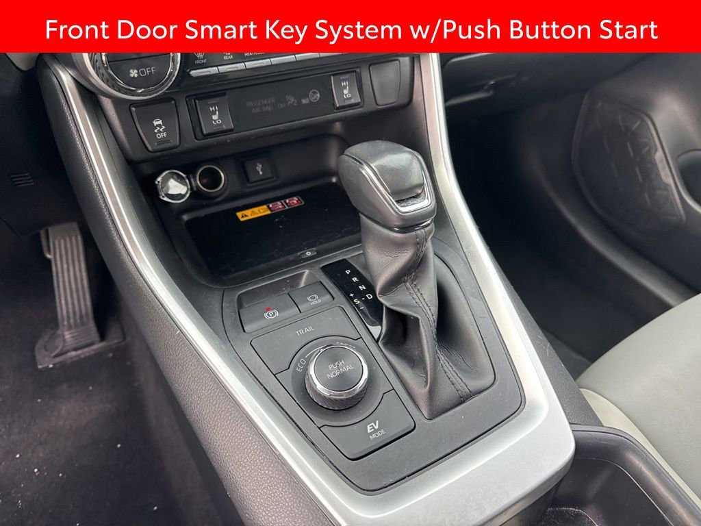 Used 2022 Toyota RAV4 XLE Premium image 7