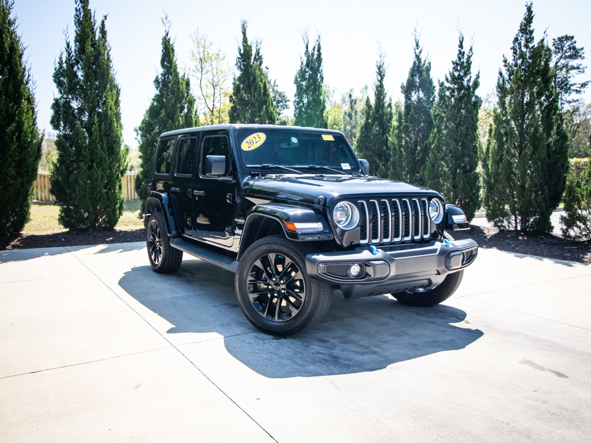 Used 2023 Jeep Wrangler Sahara AWD/4WD video 2