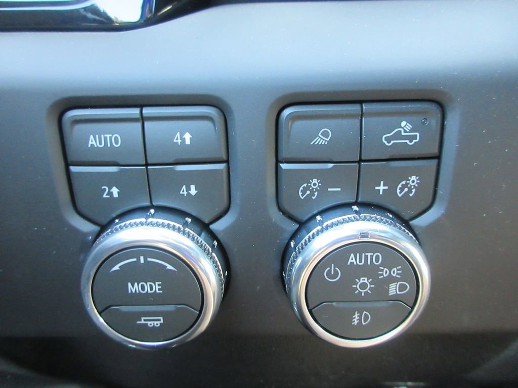 New 2026 GMC Sierra 2500 AT4 w/ AT4 Premium Plus Package AWD/4WD image 18