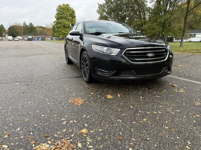 Used 2019 Ford Taurus Limited AWD/4WD image 2