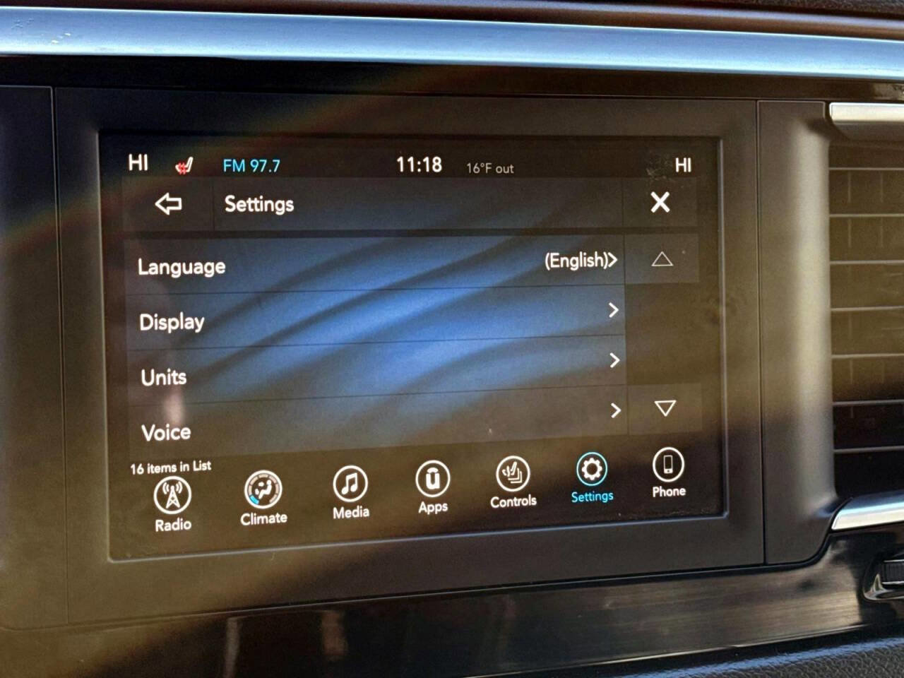 Used 2018 Chrysler Pacifica Touring-L image 17