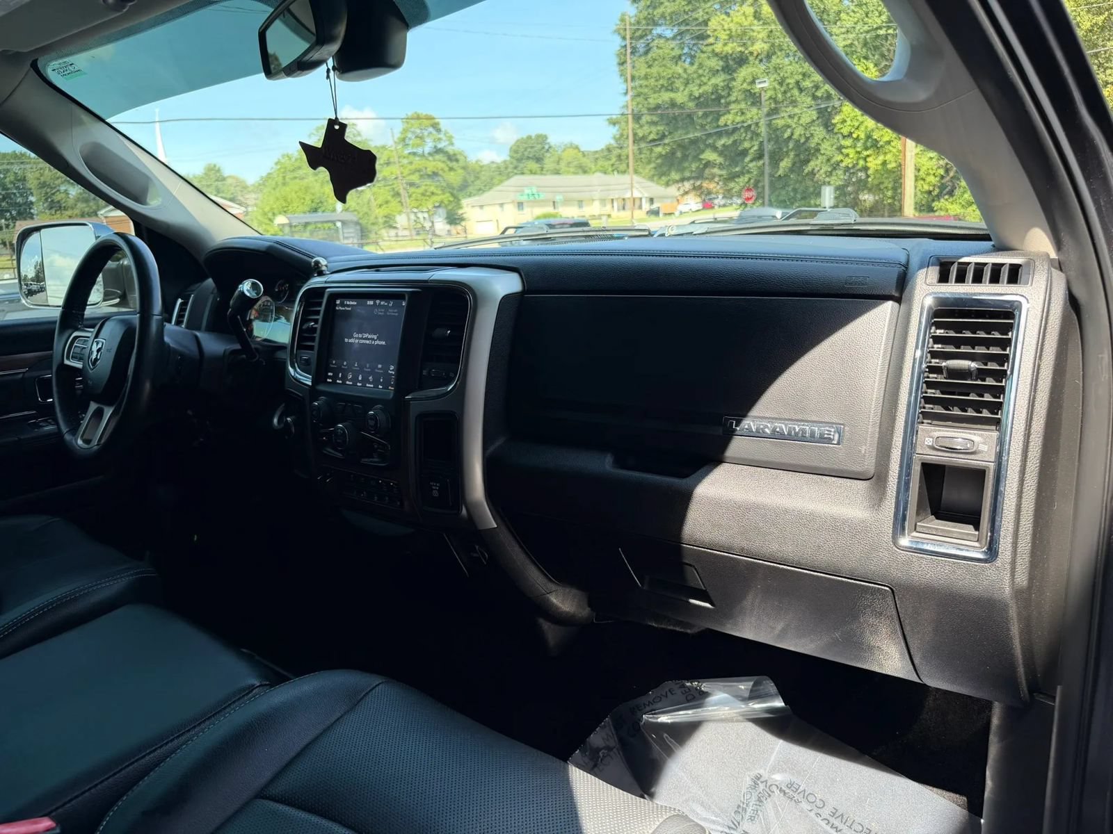 Used 2018 RAM 2500 Laramie w/ Convenience Group AWD/4WD image 17