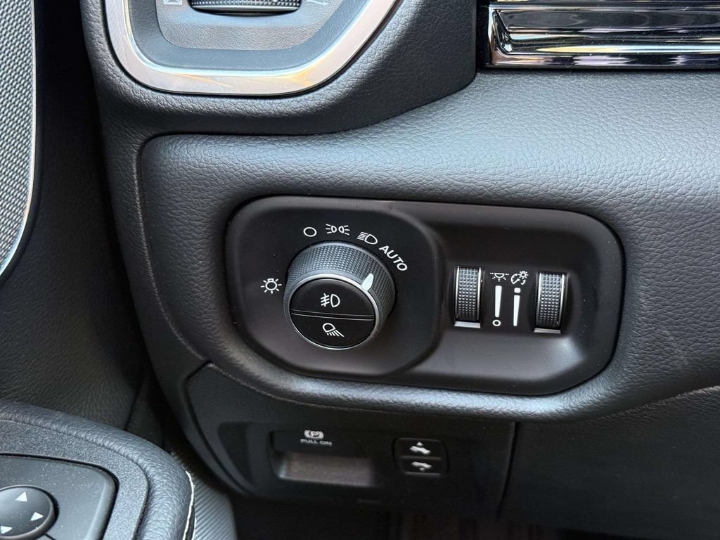 New 2026 RAM 1500 Laramie AWD/4WD image 27
