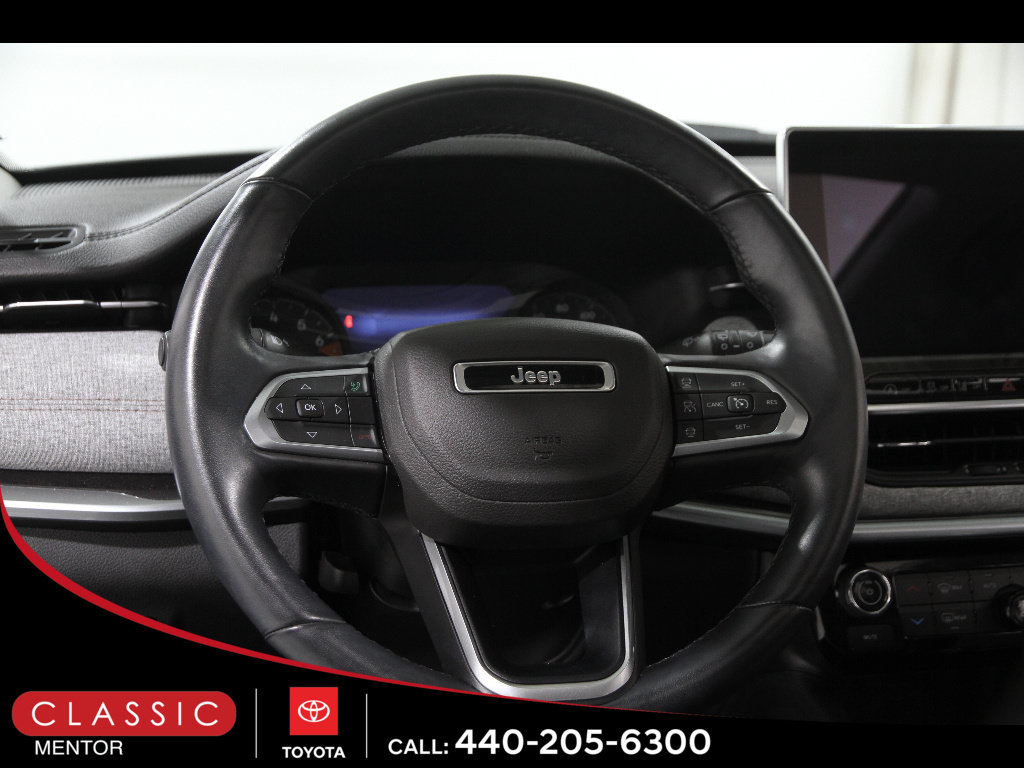 Used 2022 Jeep Compass Latitude w/ Sun and Sound Group AWD/4WD image 7