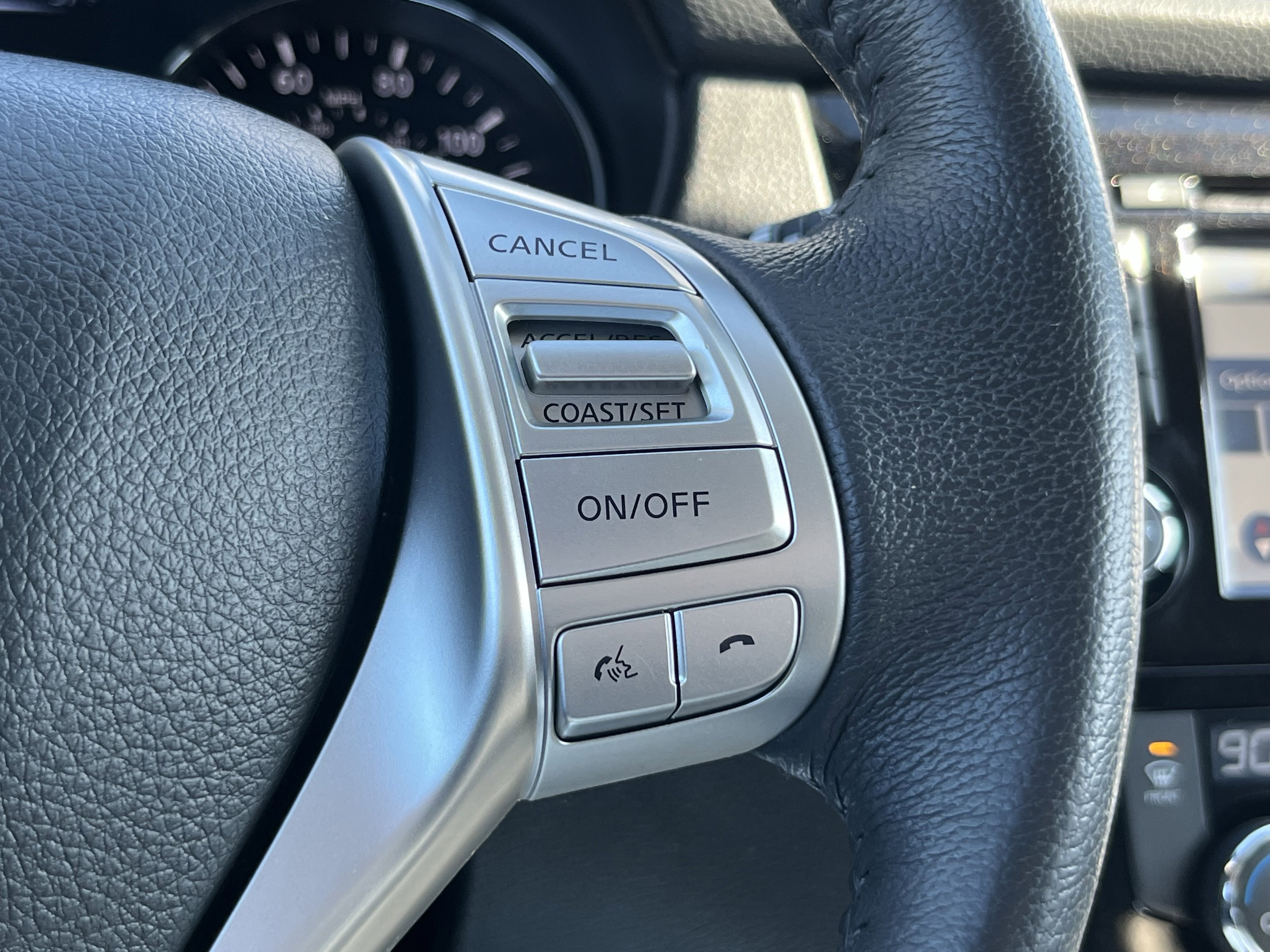 Used 2014 Nissan Rogue SL image 23