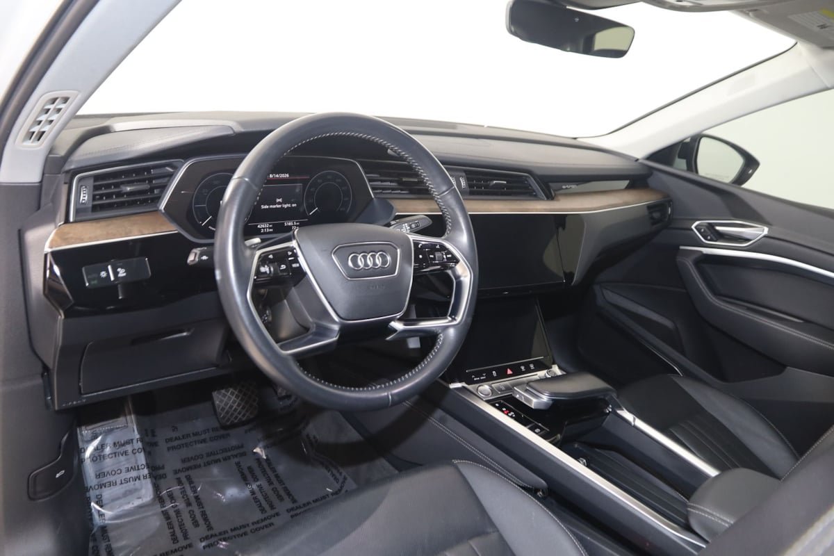 Used 2020 Audi e-tron Premium Plus AWD/4WD image 26