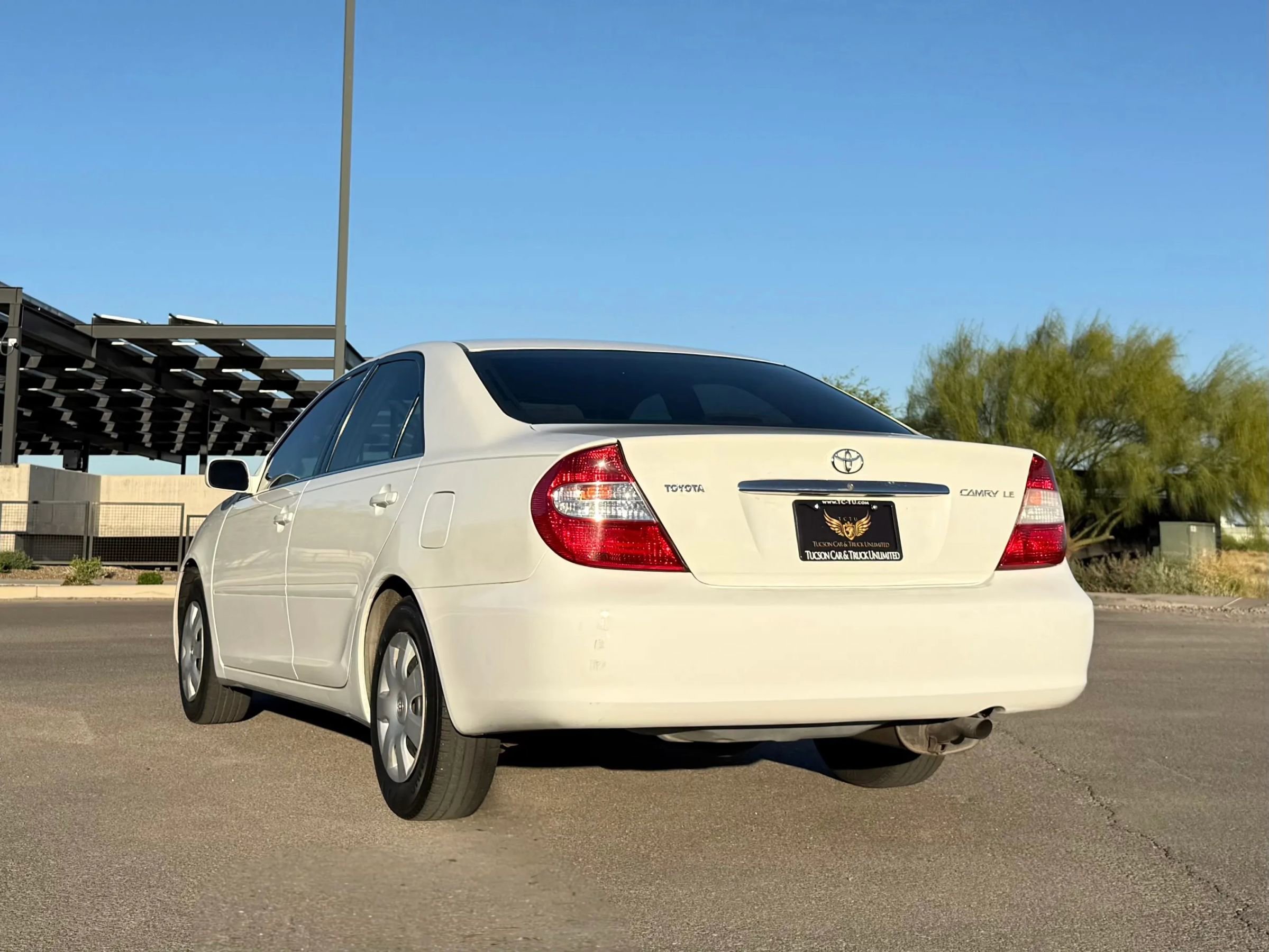 Used 2002 Toyota Camry LE FWD image 2