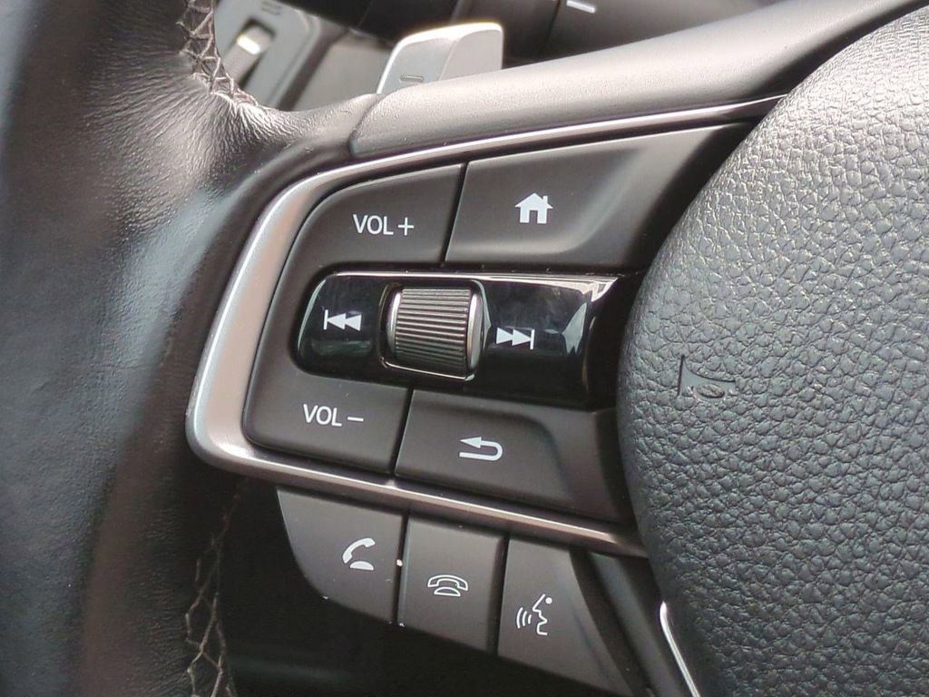 Used 2018 Honda Accord Touring image 26
