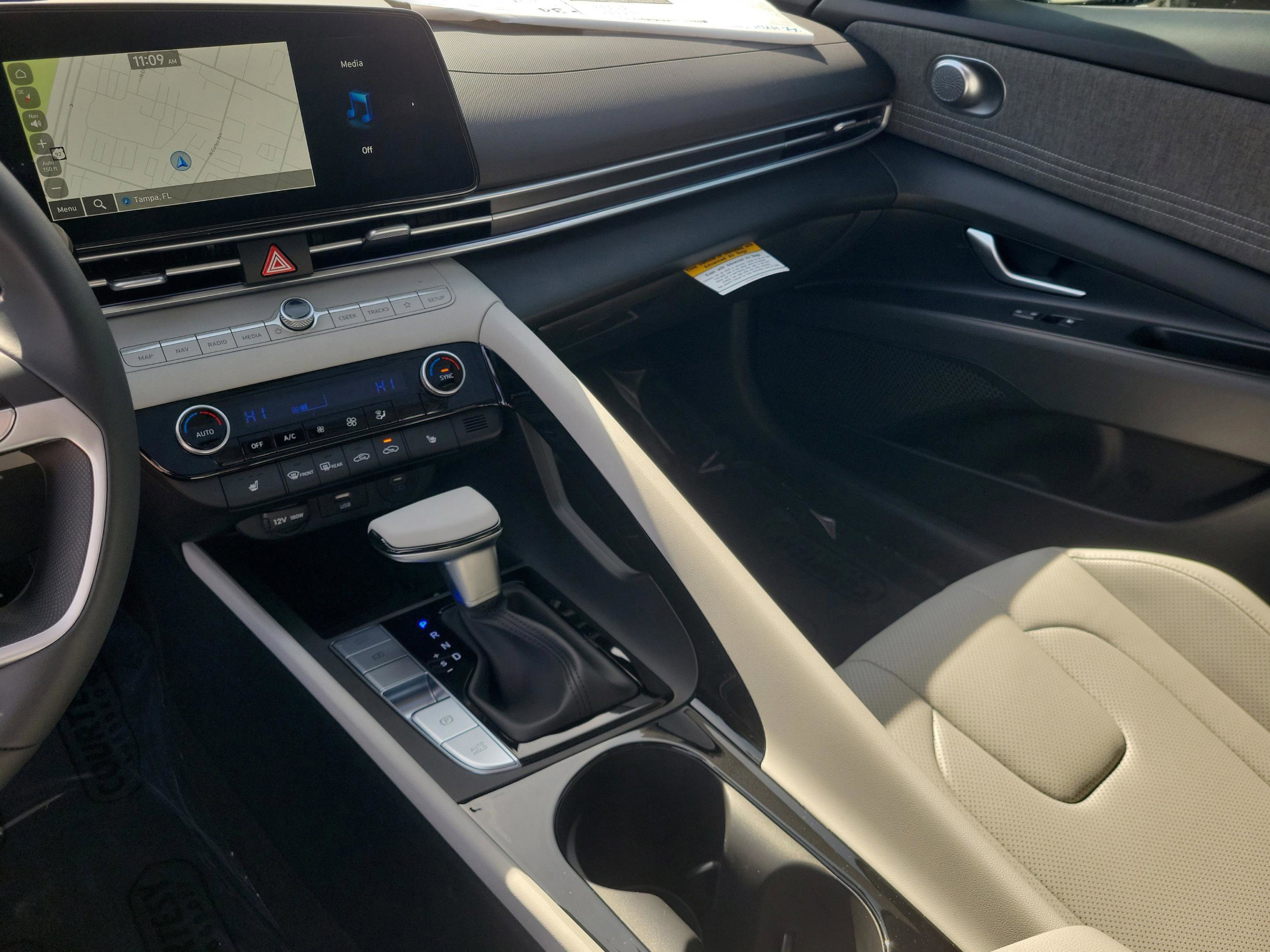 New 2026 Hyundai Elantra Limited FWD image 7