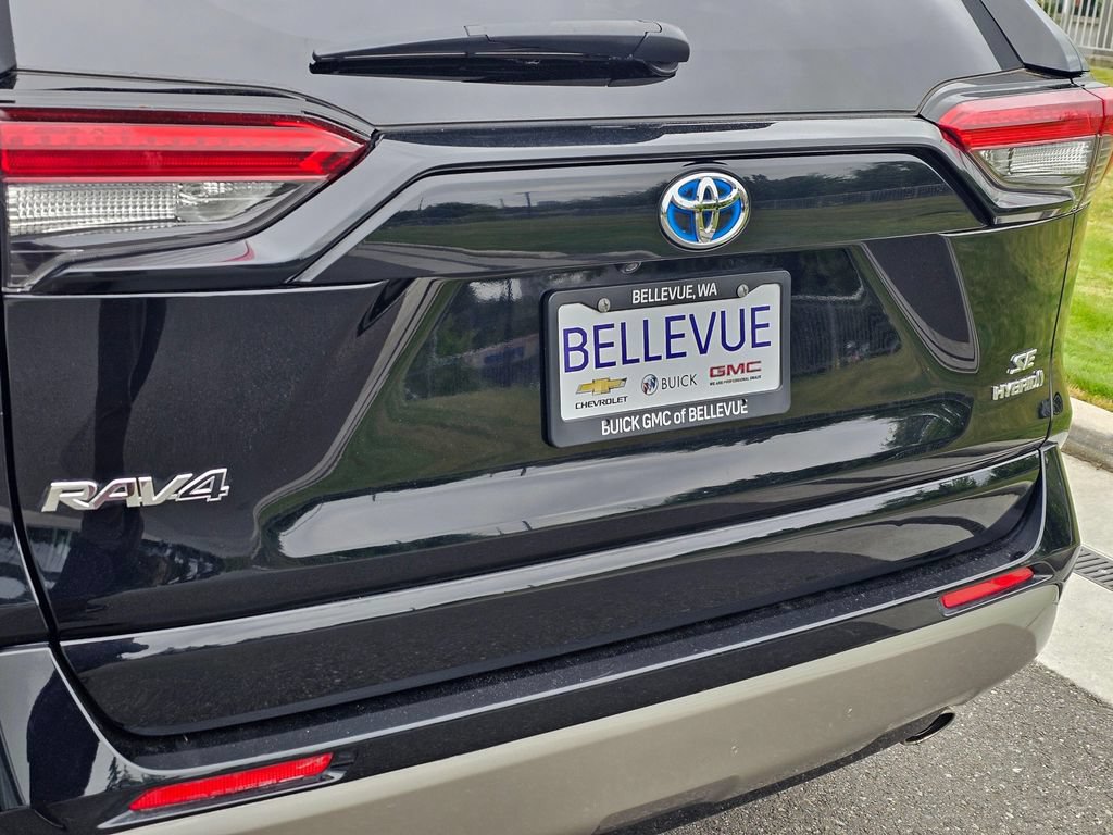 Used 2022 Toyota RAV4 SE w/ SE Grade Weather Package AWD/4WD image 14