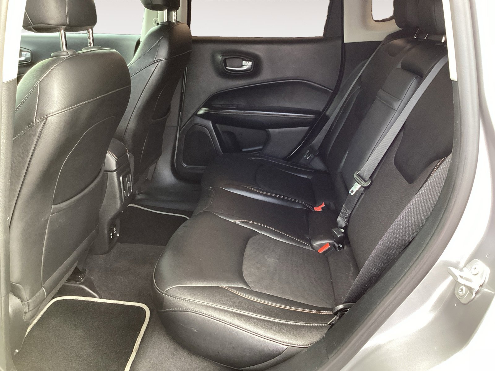 Used 2018 Jeep Compass Latitude w/ Popular Equipment Group image 22