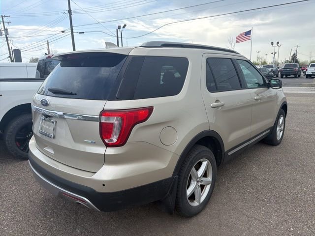 Used 2017 Ford Explorer XLT AWD/4WD image 9