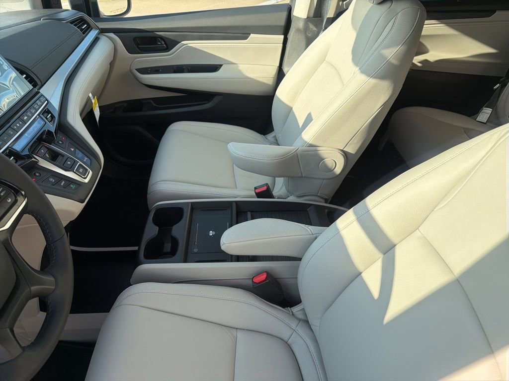 Certified 2026 Honda Odyssey EX-L image 8