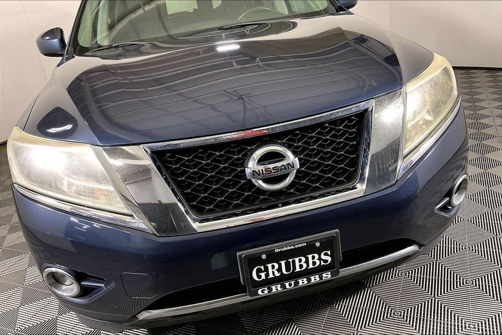 Used 2015 Nissan Pathfinder SV w/ Cargo Package FWD image 35
