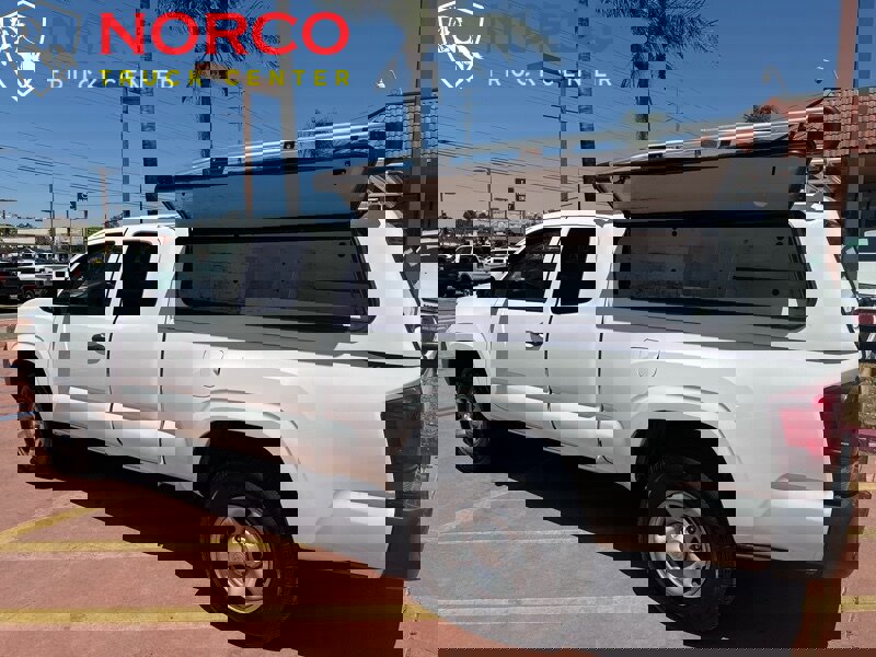 Used 2020 Toyota Tacoma SR image 6