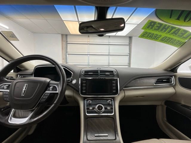 Used 2017 Lincoln Continental Select AWD/4WD image 3