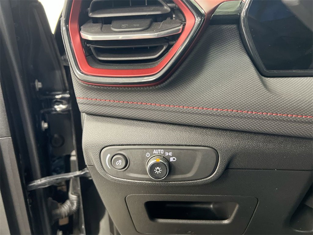 Used 2024 Chevrolet TrailBlazer RS image 17