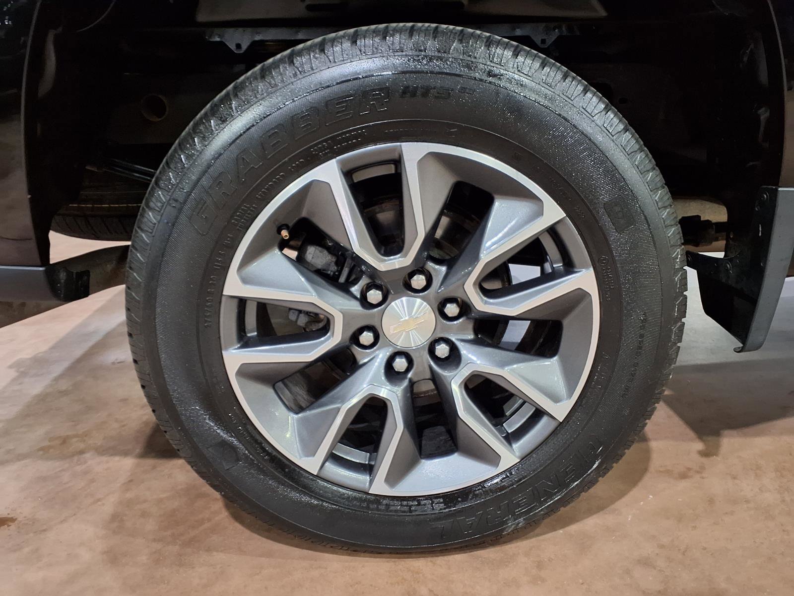 Used 2022 Chevrolet Silverado 1500 LT AWD/4WD image 8