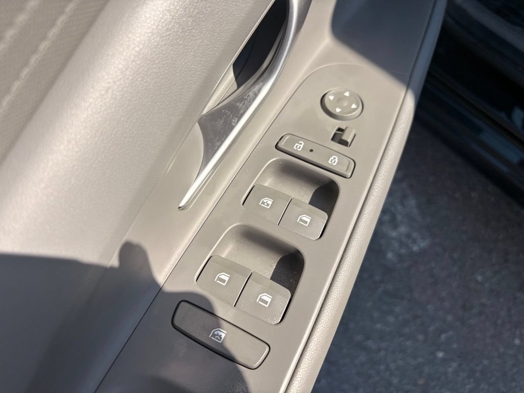 Used 2024 Hyundai Elantra SEL FWD image 11