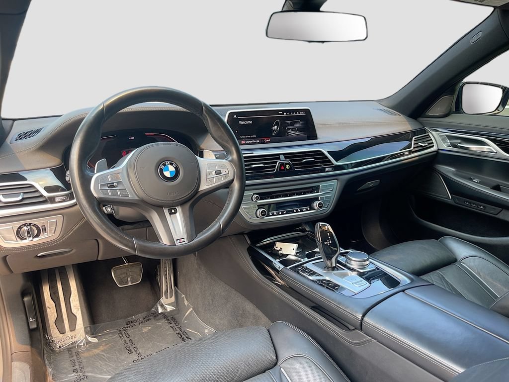 Used 2020 BMW 740i w/ M Sport Package RWD image 24