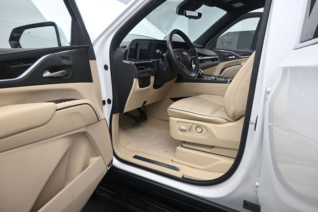Used 2023 Cadillac Escalade Premium Luxury AWD/4WD image 9