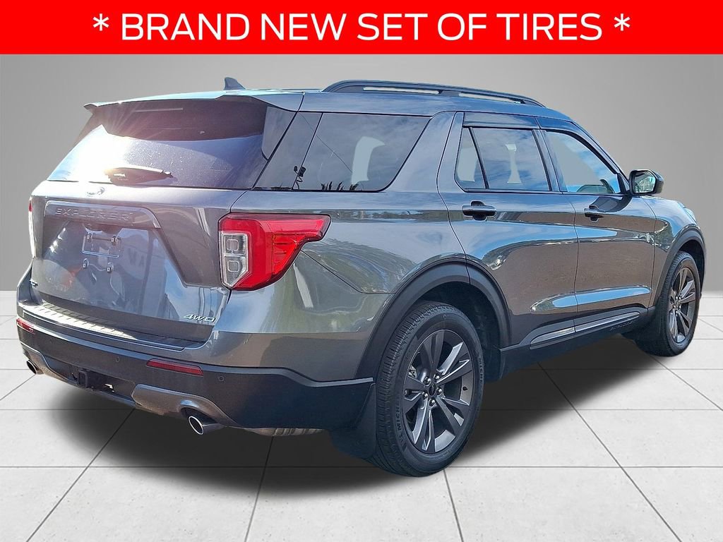 Certified 2023 Ford Explorer XLT w/ Equipment Group 202A image 4