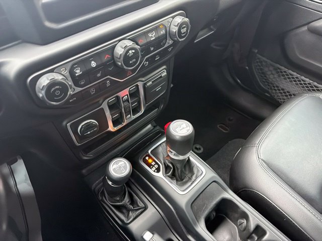 Used 2021 Jeep Wrangler Unlimited Sahara AWD/4WD image 37