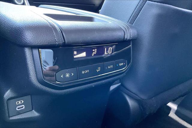 Certified 2024 Toyota Grand Highlander XLE FWD image 34
