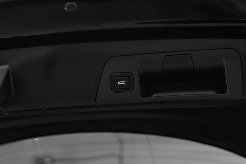 Used 2023 Buick Envision Essence w/ Sport Touring Package FWD image 54