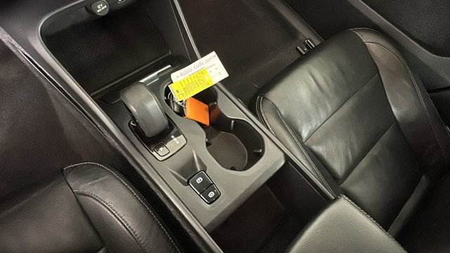 Used 2022 Volvo XC40 T5 Momentum AWD/4WD image 20