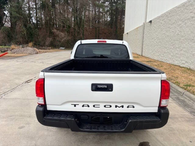 Used 2016 Toyota Tacoma SR image 13