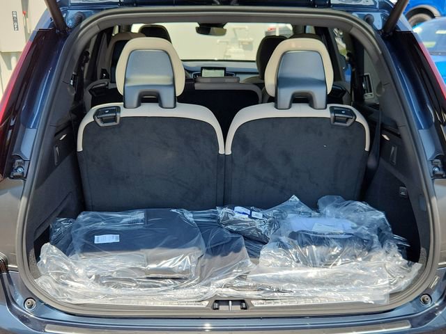 New 2026 Volvo XC90 T8 Plus w/ Protection Package Premier image 17